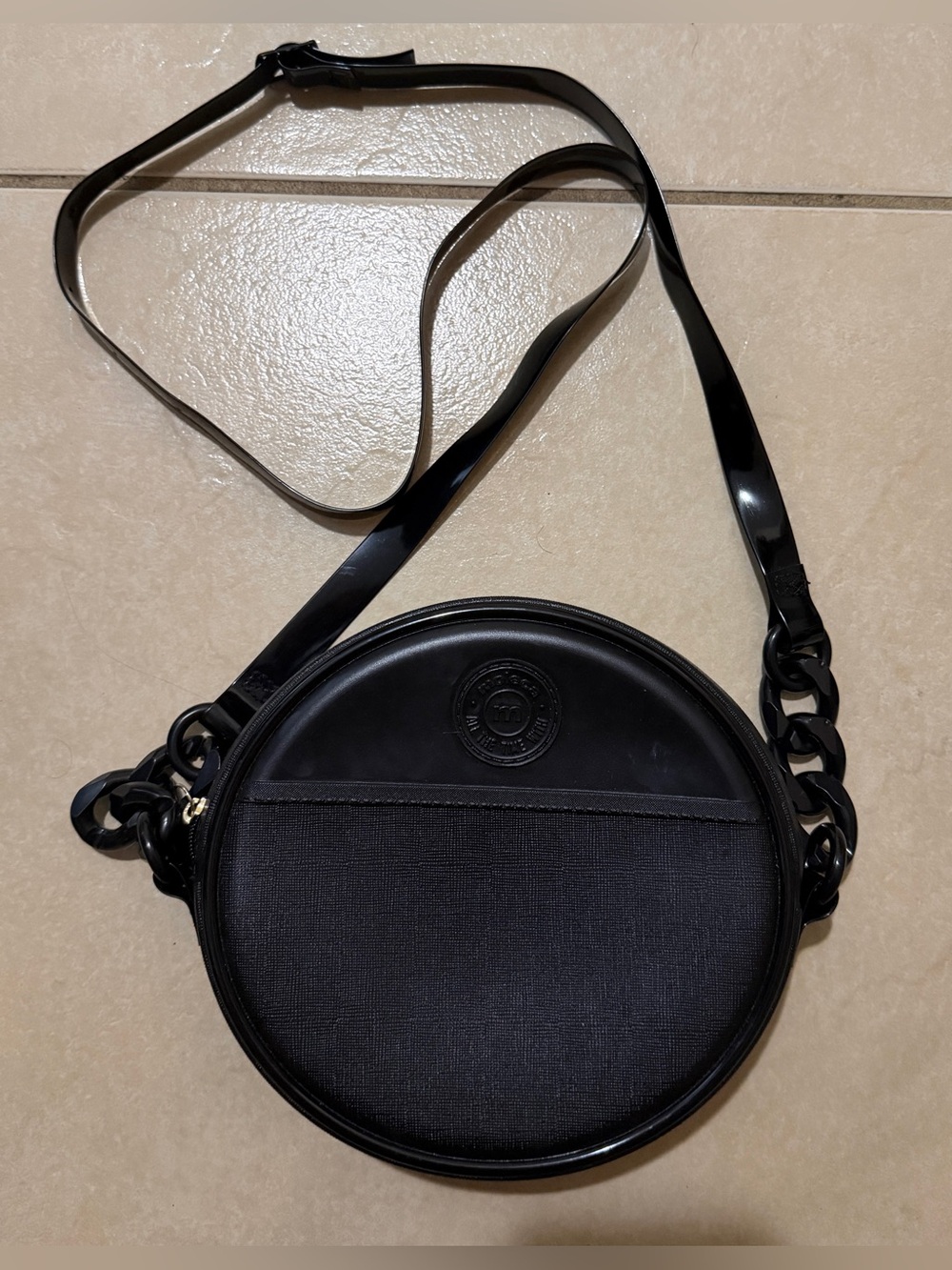 Moleca Round Crossbody Bag Black PVC Circular Shoulder Purse Chunky Chain Link